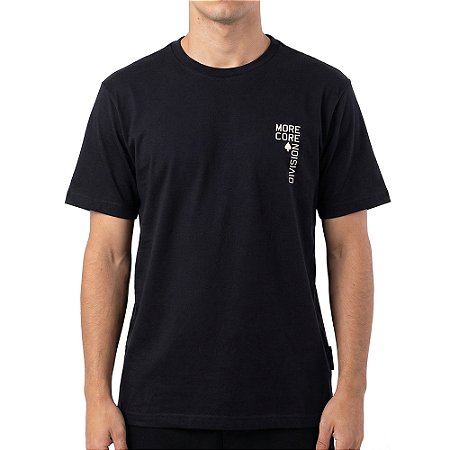 Camiseta MCD More Core Division Lateral SM26 Masculina Preto