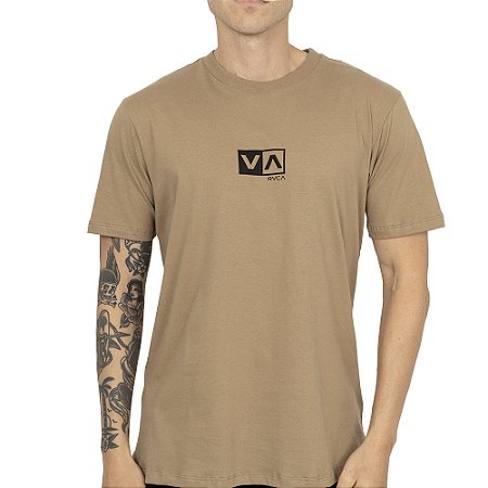 Camiseta RVCA Amini Balance Box SM26 Masculina Caqui Escuro