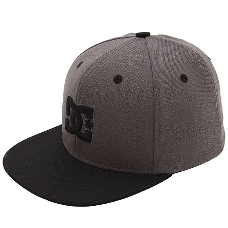 Boné DC Shoes Aba Reta Snappy Cinza Escuro