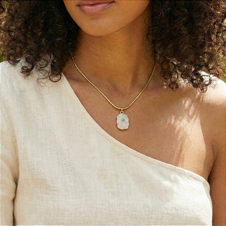 AMEI DE PAIXÃO - Corrente Folheada a Ouro 18k com Pingente de Pedra Natural Branco