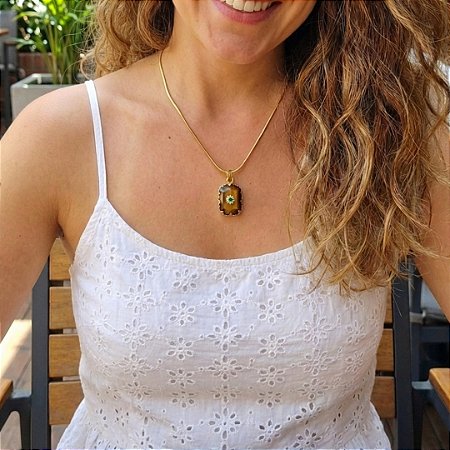AMEI DE PAIXÃO - Corrente Folheada a Ouro 18k com Pingente de Pedra Natural Marrom