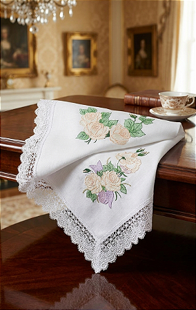 Caminho de Mesa Realeza – Bordado Rosas Garden (1,50m)