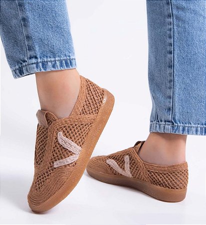 Tênis Feminino Cabedal Tramado Marrom