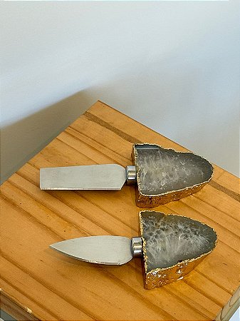 Kit Com 2 Faquinhas Para Queijo Cabo Em Ágata Banhado A Ouro