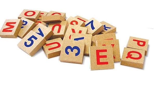 BRINCANDO COM LETRAS E NUMEROS