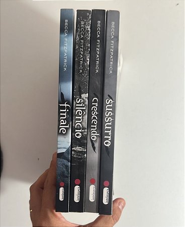 Saga Hush Hush - 4 volumes