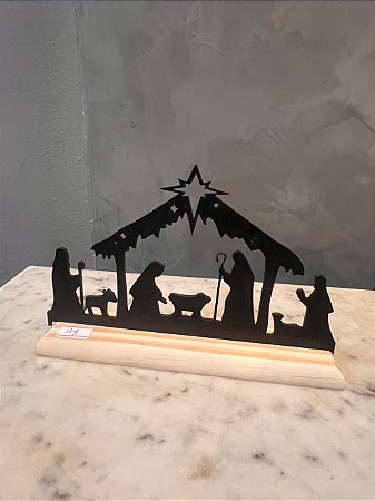 Presépio pequeno com base clara