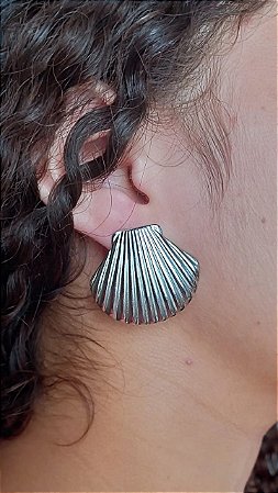 Brinco Concha em Aço Inox