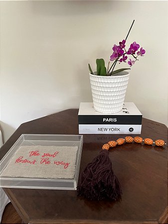 Enfeite de mesa - Cerâmica laranja com tassel rústico marrom