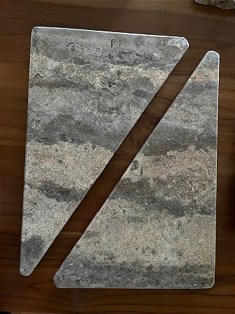 Bandeja em pedra quartzito cinza triangular