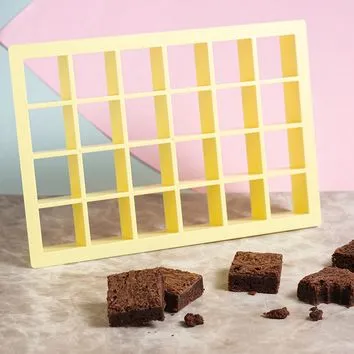 Cortador de Brownie Bluestar 3,5x3,5cm 24 Cavidades