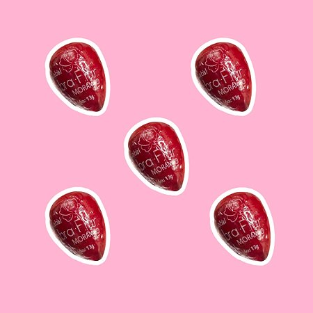 Brilho Balm Morango – Hidratação Delicada e Cheiro Irresistível