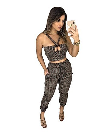 Conjunto xadrez calça pantacour e cropped