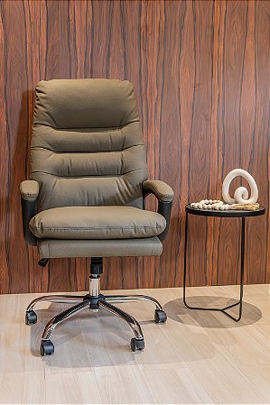Cadeira Lumo Executiva Ergonômica com Encosto Alto e Base Giratória