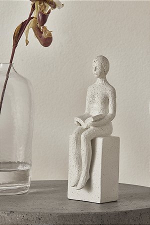 Escultura Mulher Livro Em Polirresina