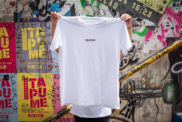 camiseta quase - branca