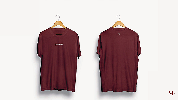 camiseta quase - vinho