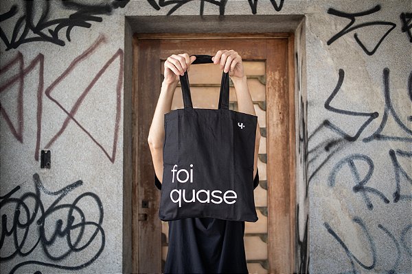 bag foi quase - preta