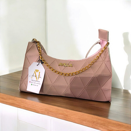 Bolsa Mila Preta com Corrente Dourada