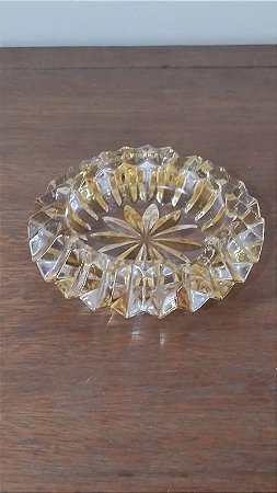 Antigo Cinzeiro em Cristal Amarelo