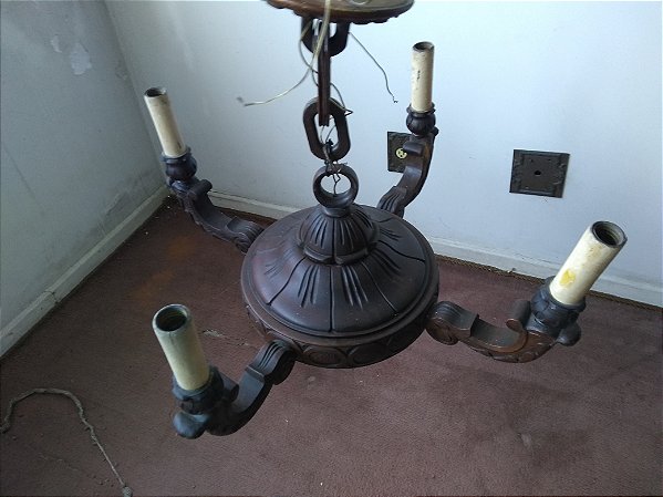 Lustre de Madeira Entalhado a Mão Anos 1930