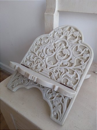 Porta Bíblia em Resina