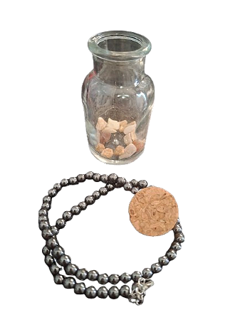 COLAR DE HEMATITA COM GARRAFA PURIFICADORA