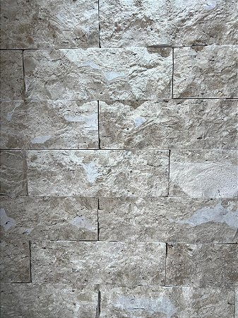 Revestimento Rock Face Travertino