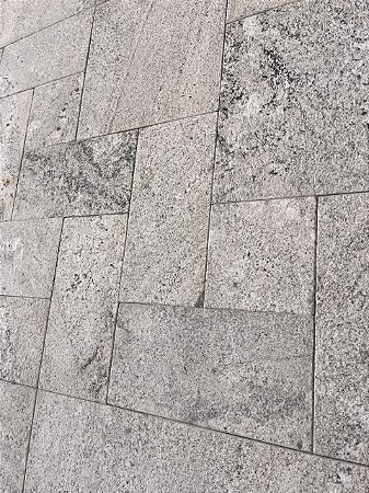 Granito Povoado em Módulo Rústico