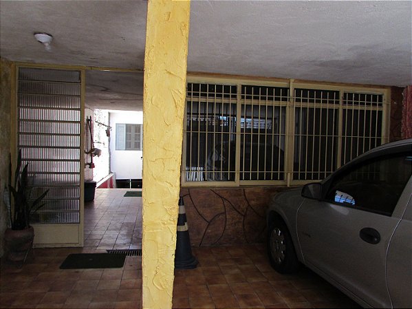 Casa à Venda no Centro de Carapicuíba com 5 Quartos e Garagem