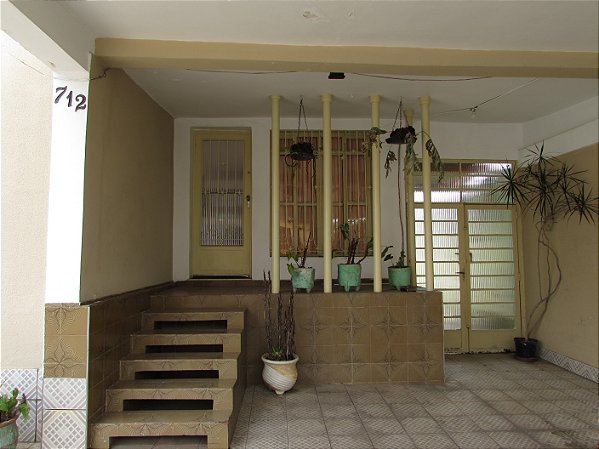 Casa Térrea 3 Suítes com Edícula e 3 Vagas no Centro de Carapicuíba