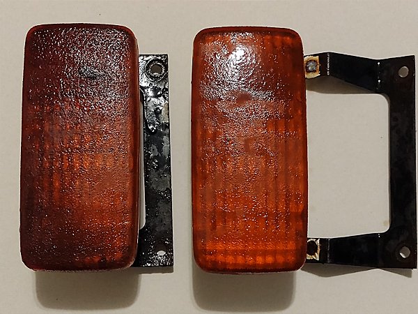 PAR LANTERNA PISCA DIANTEIRA DODGE RT - COM SUPORTE DE FIXAÇÃO