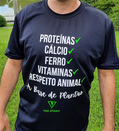 Camiseta Unissex preta Vitaminas dry fit com letras em branco