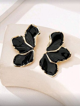 Brinco Pétala Negra | Pedro e Dourado