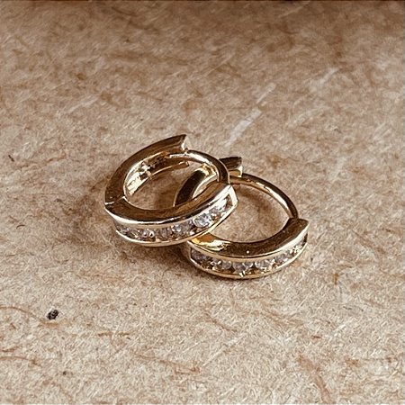 Argola Segundo Furo Microzircônias | Banho 18k