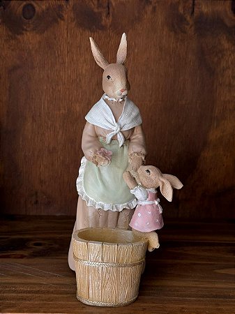 RESINA COELHO MAE E FILHA C/CESTO (BEGE) 23CM