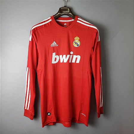 uniforme vermelho do real madrid