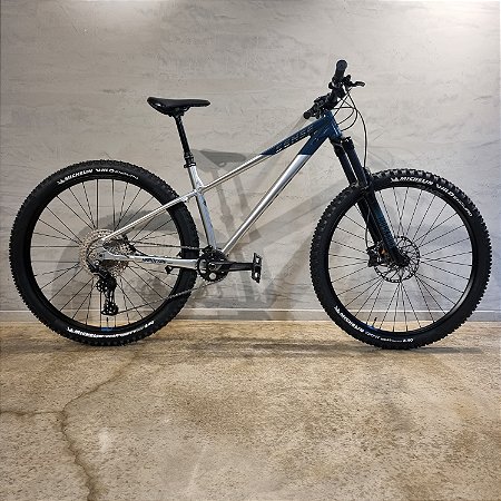 SENSE SENSE HARDCORE COMP R - TAMANHO M - 2024