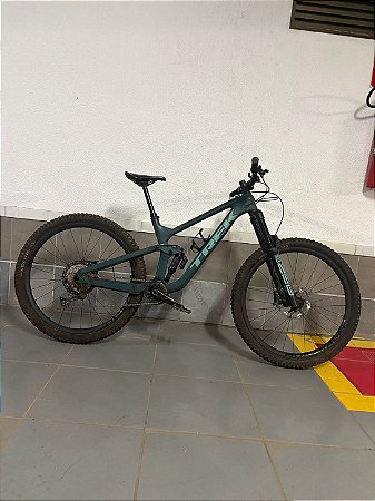 TREK SLASH 9.8 XT - TAMANHO M - 2024