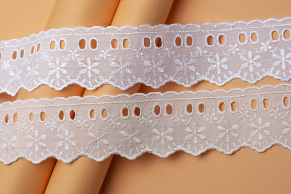 BORDADO PASSA FITA MISTO PP021 COR 001 BRANCO 5CM 13,7 MTS ARTEPUNTO