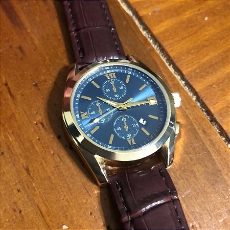 Poshi com pulseira de couro e data