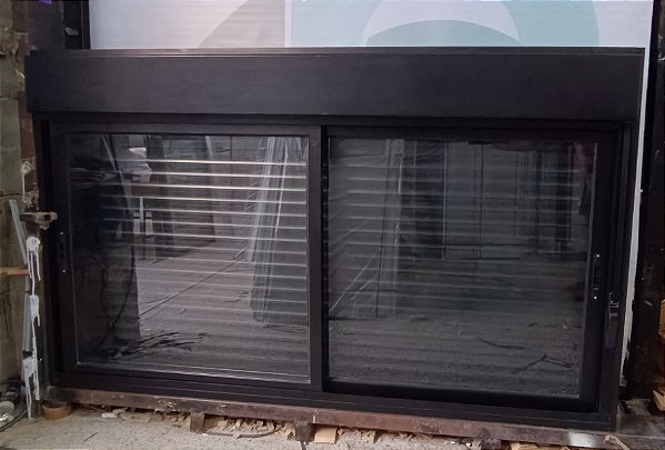 Janela 2 folhas c/ Persiana Integrada Automatizada WIFI L-Suprema Preto Vidro 3mm