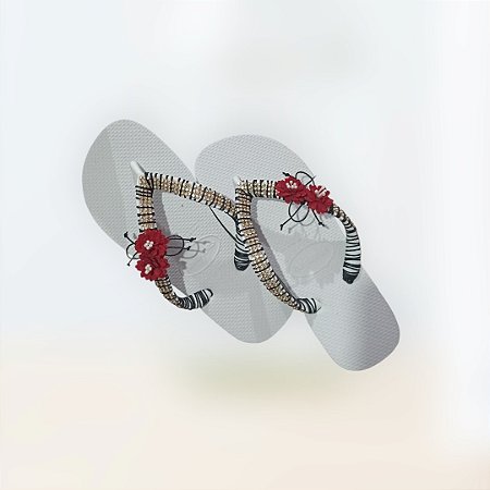 Chinelo bordado