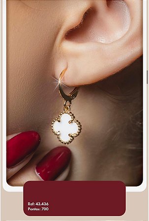 Brinco trevo branco com dourado