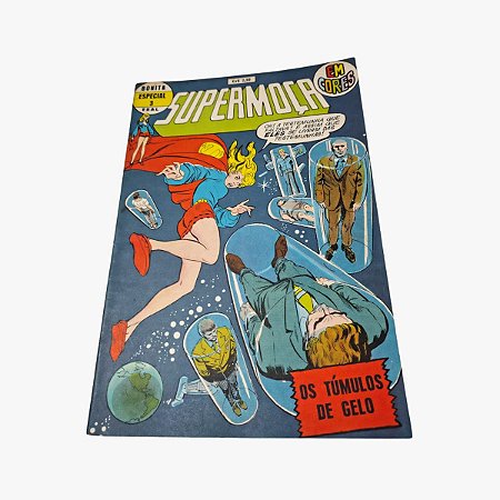 Supermoça nº 3 - Em Cores - Os túmulos de gelo