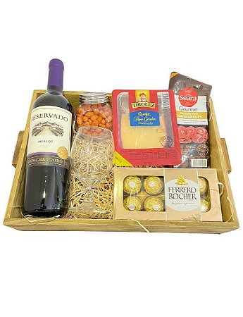 Cesta de Vinho Reservado com Ferrero