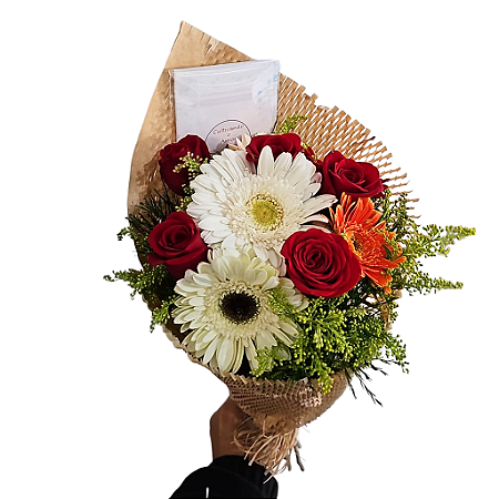 Buquê Rústico de 5 gerberas com 5 rosas vermelhas