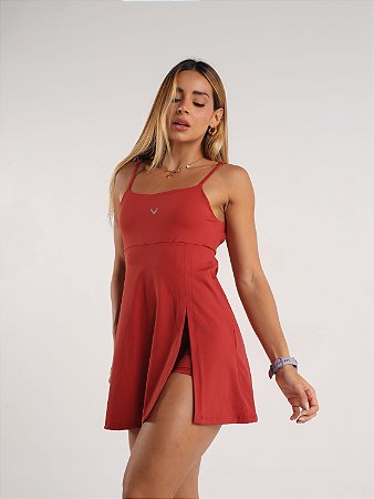 Macaquinho Fitness na Poliamida com Fenda Lateral e Costas Aberta