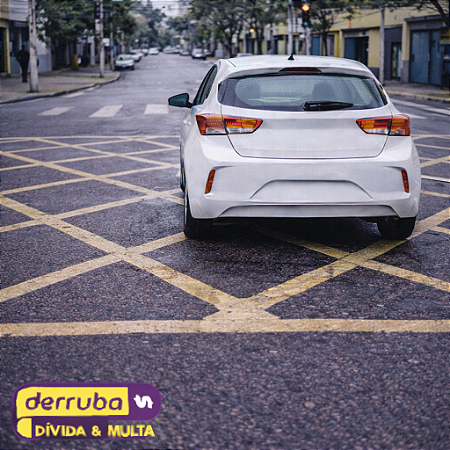 182 - Ⅶ – Parar o veículo na área de cruzamento