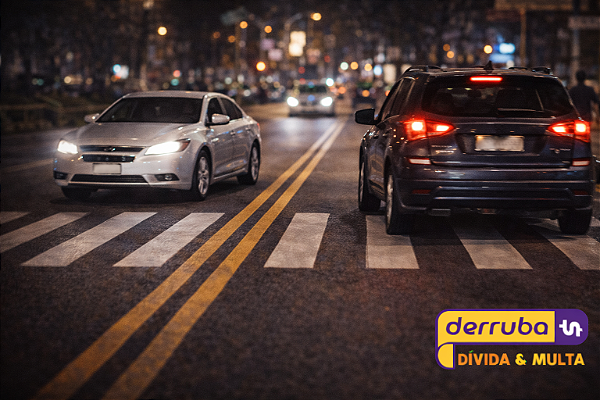 183 - Parar o veículo sobre a faixa de pedestres na mudança de sinal